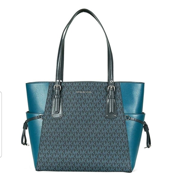 Michael Kors Handbags - Michael Kors Voyager Tote NEW WITH TAGS!